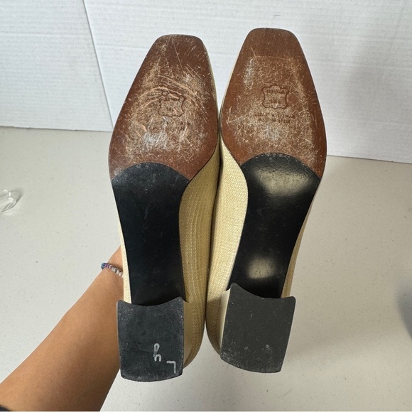 Vintage Stuart Weitzman Textured Cream Tan Old Money Women's Shoes Size 9 1/2 - Picture 12 of 16